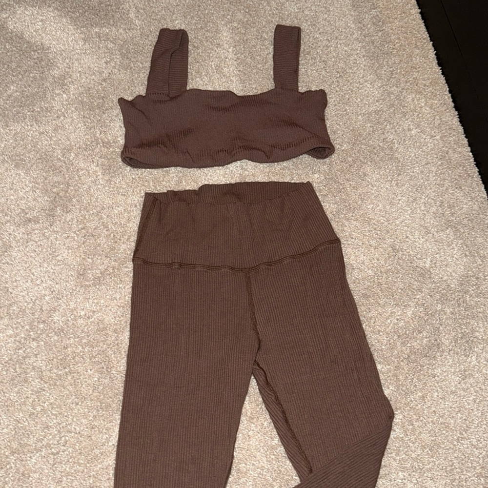 Brown ribbed Daily Drills sports bra and leggings set!